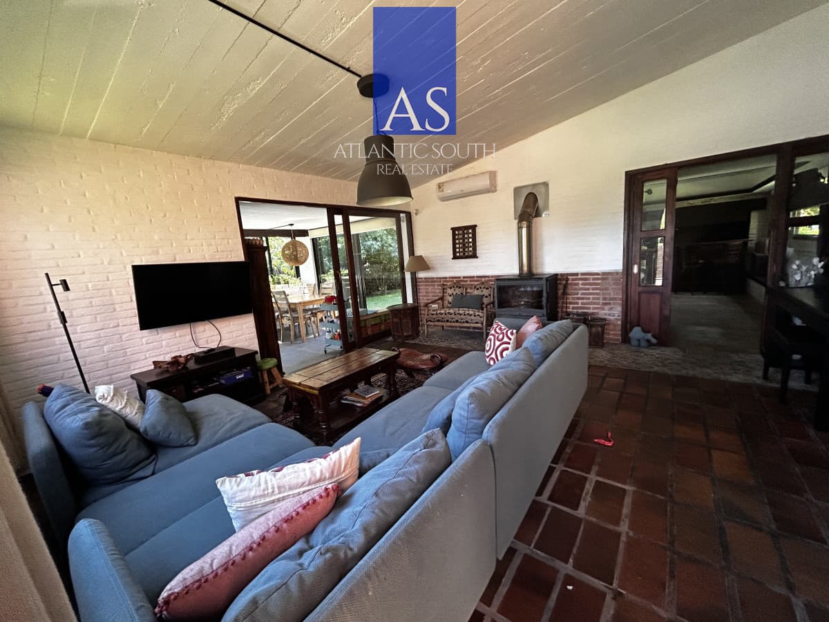Casa de 3 dormitorios en Pinares, muy buena ubicación Punta del Este