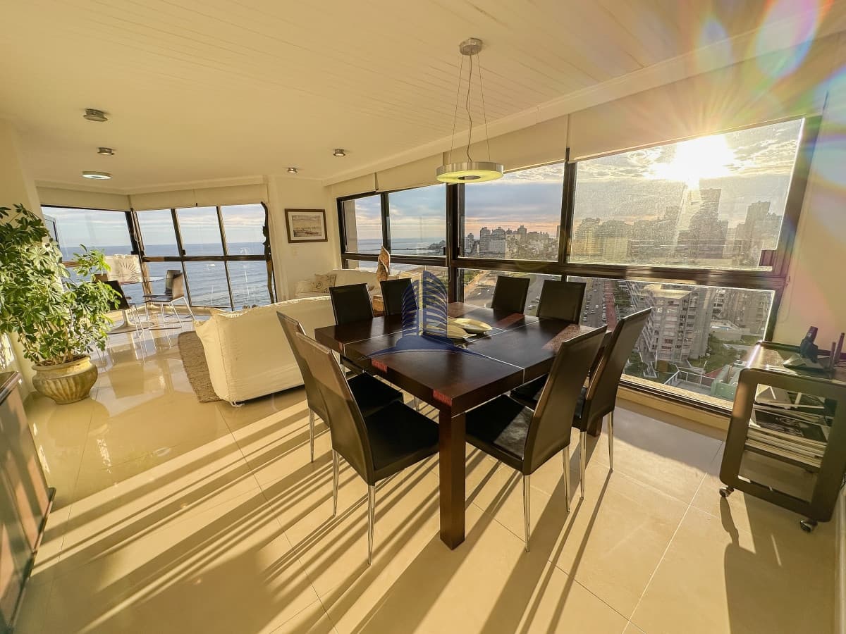 Apartamento en VENTA- Piso alto en Brava- 3 DORMITORIOS EN SUITE