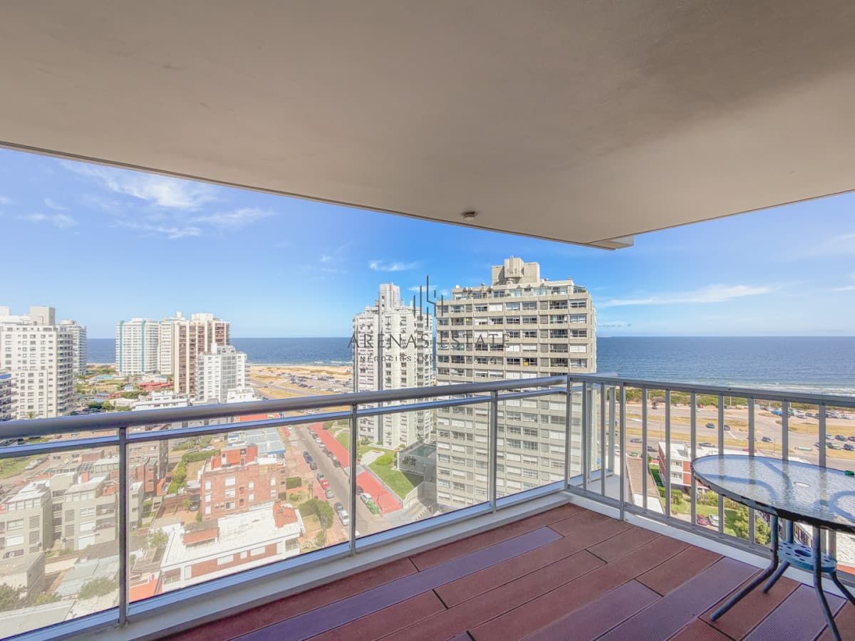 Apartamento ID.4189 - Piso alto en Brava, 2 dormitorios en suite
