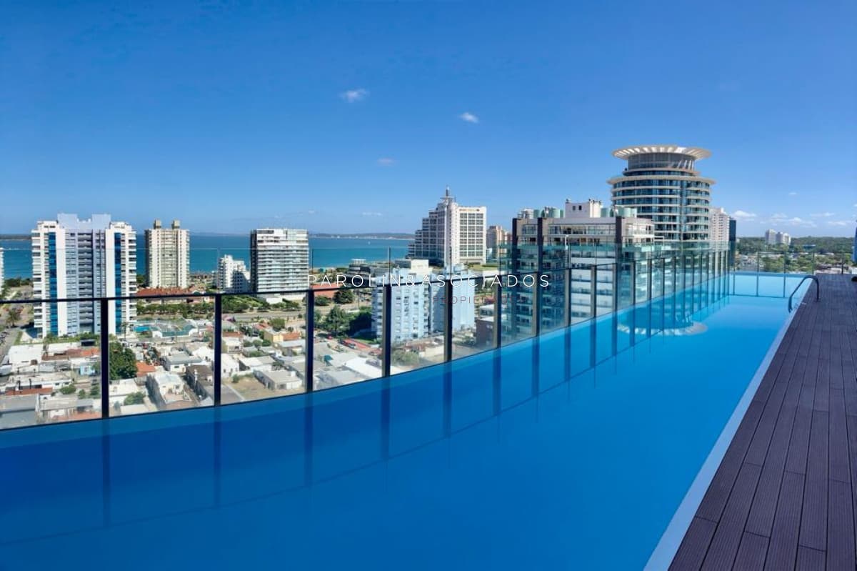 Apartamento en venta de 1 dormitorio y medio en Punta del Este.