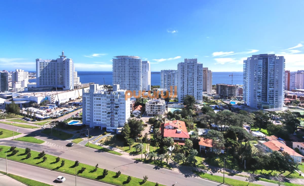 Dos dormitorios con vista al mar