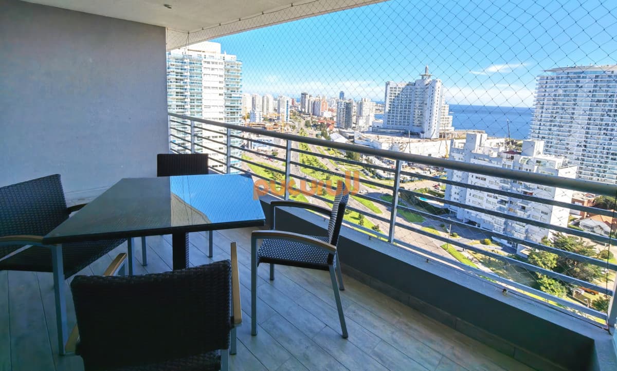 Dos dormitorios con vista al mar