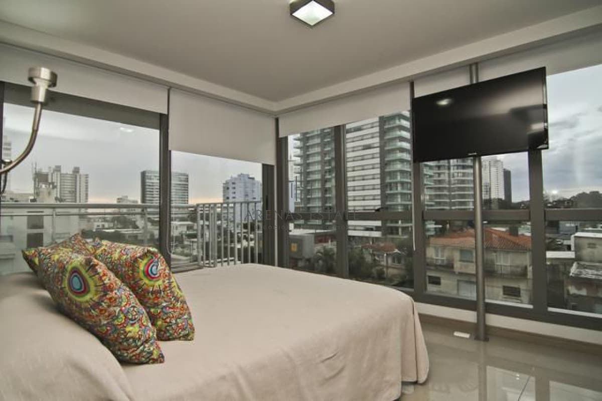 Apartamento de 2 dormitorios en venta Onix Punta del Este