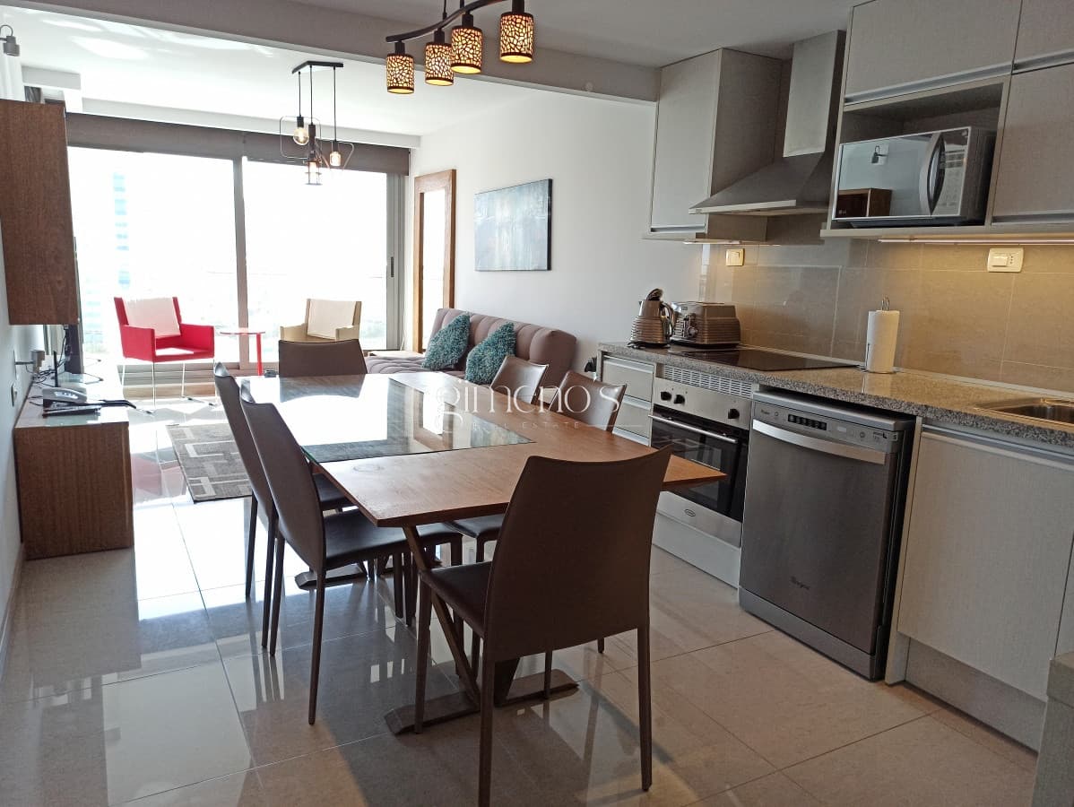 Vista a Playa Mansa un dormitorio y medio en Venta