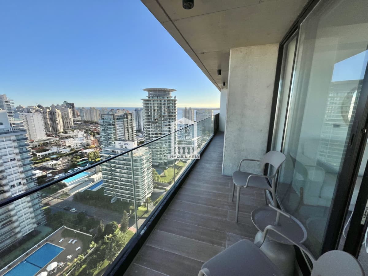 Apartamento a estrenar piso alto, 2 dorm, con vistas a Mansa y Brava