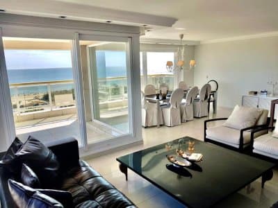Apartamento en alquiler de temporada en Torre millenium de 4 dormitorios mas servicio , Playa mansa , Punta del este   -