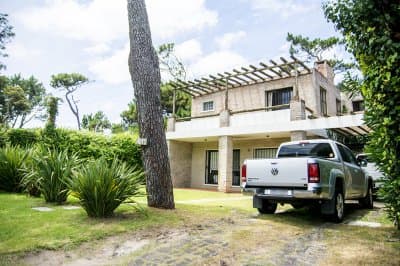 CASA EN VENTA PLAYA MANSA 5 DORMITORIOS  -