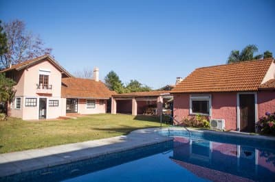 Hermosa casa en alquiler con piscina, Pinares  -