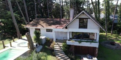 Hermosa casa de solida construcción, en San Rafael.  -