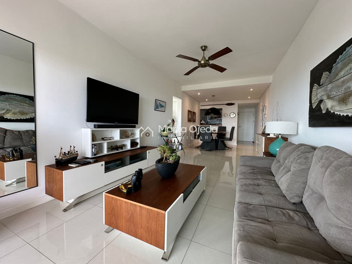 Apartamento ID.41535 - Vende departamento en Azure tower, playa mansa de 2 dormitorios, con vista al mar, Punta del Este