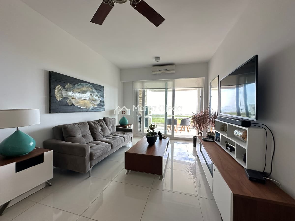 Apartamento ID.41535 - Vende departamento en Azure tower, playa mansa de 2 dormitorios, con vista al mar, Punta del Este