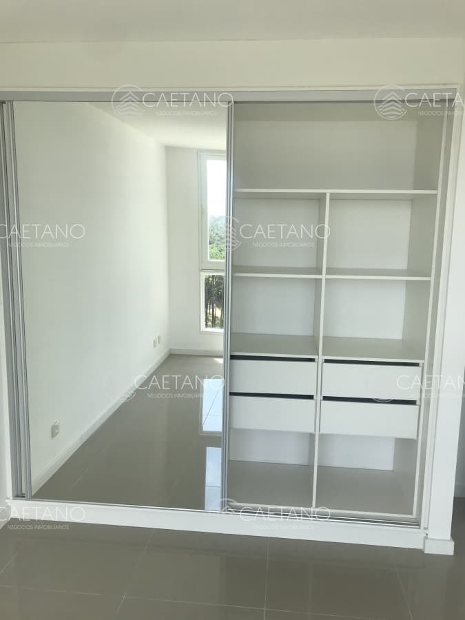 Apartamento en venta, Zona de Playa Brava.