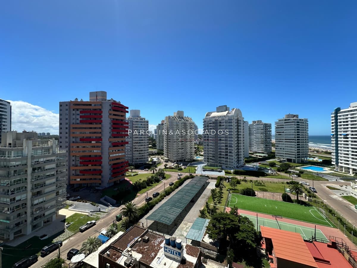Apartamento de 2 dormitorios en Venta , Playa Brava , Punta del este
