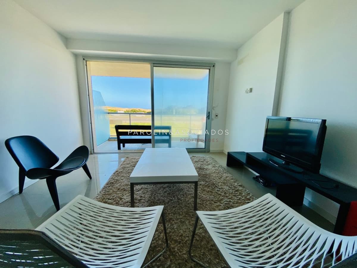 Apartamento en venta de 2 dormitorios en Blue Marine, Punta del Este.