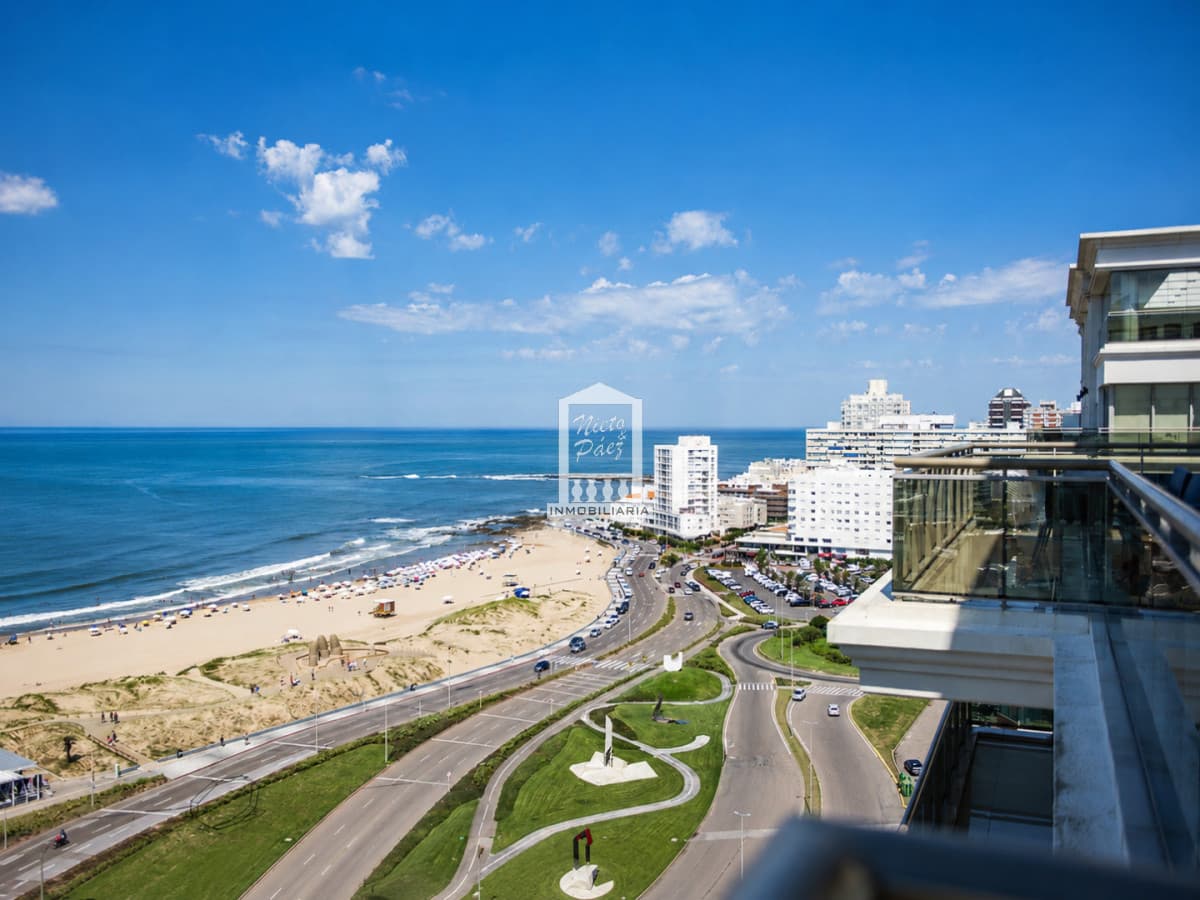 Hermoso Pent-house en torre Imperiale ,venta en zona de la Brava.