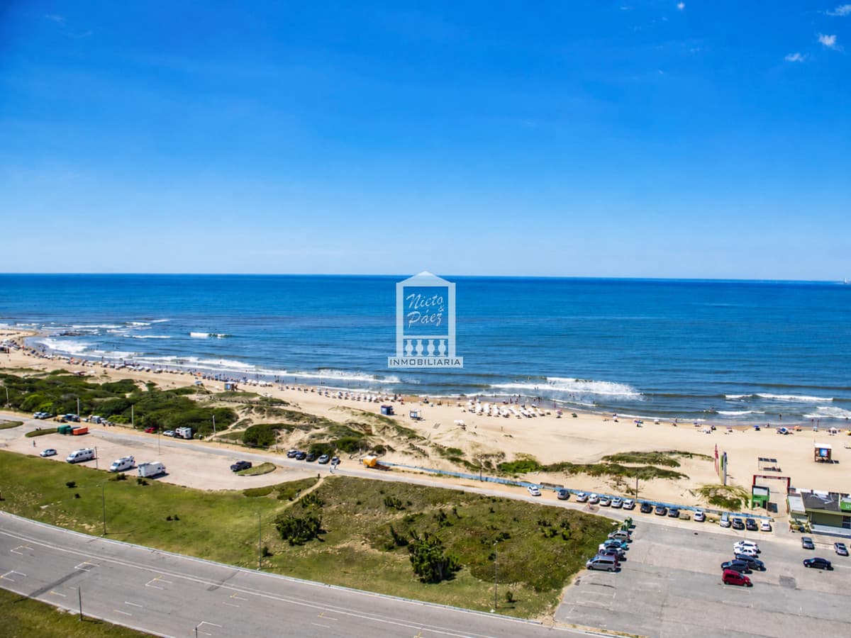 Hermoso Pent-house en torre Imperiale ,venta en zona de la Brava.