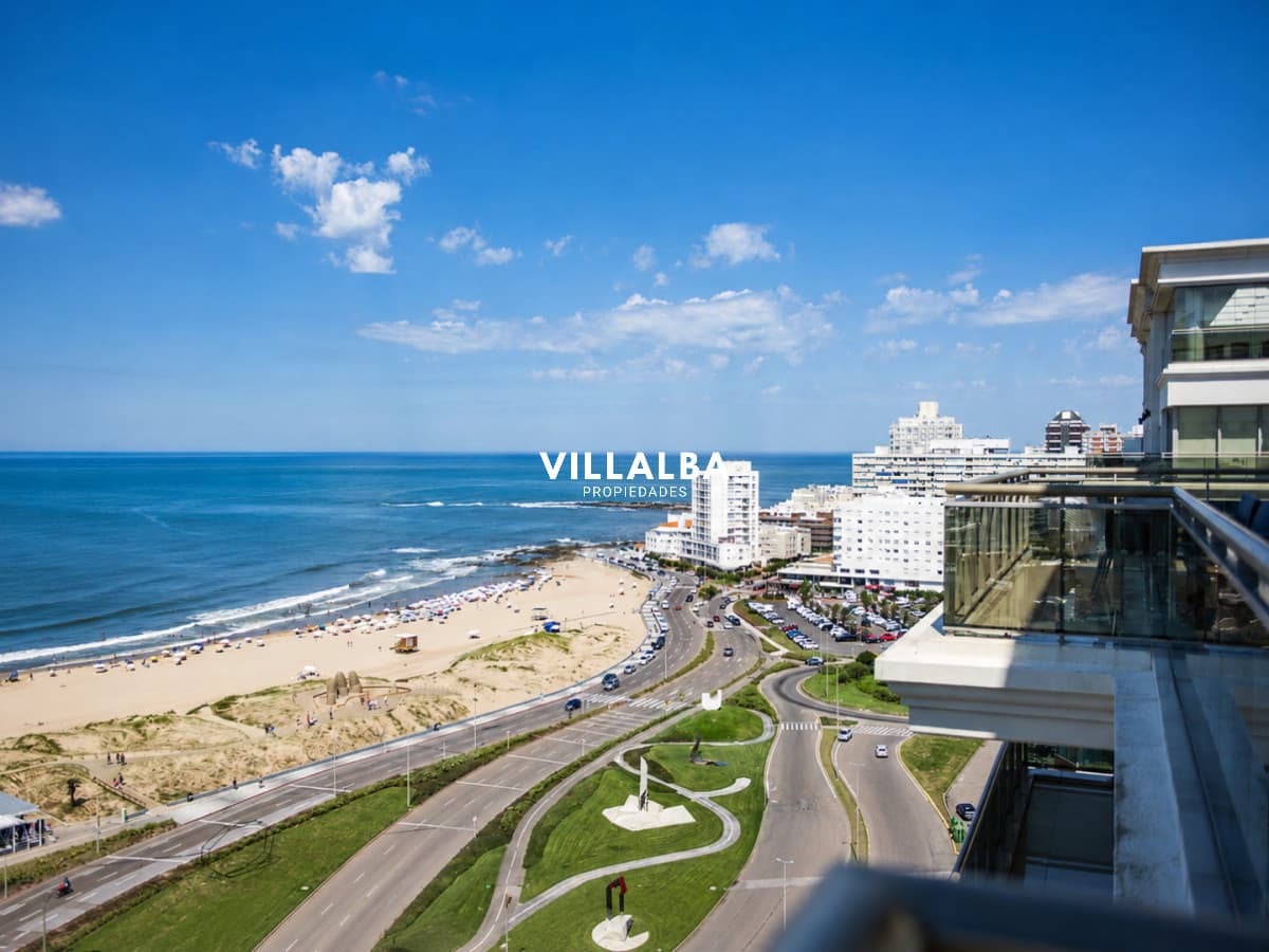Hermoso Pent-house en torre Imperiale ,venta en zona de la Brava.
