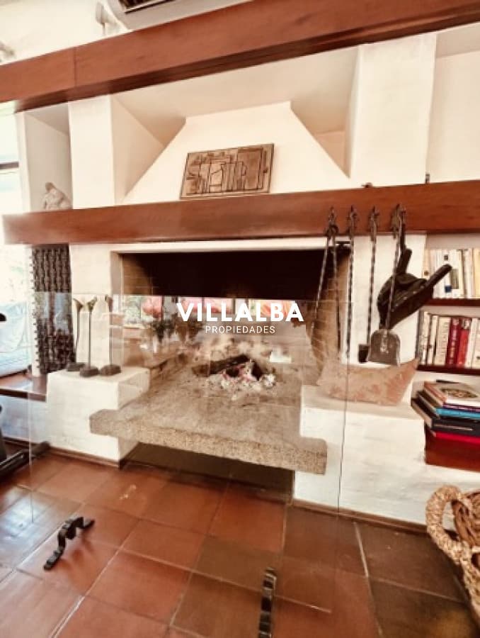 Vende casa en playa brava, Punta del Este de 5 dormitorios