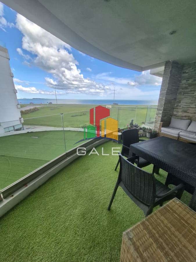 Gale Propiedades & Escribanía Apartamento ID.4945 - Apartamento en venta primera linea Playa Mansa Punta del Este 2 dormitorios