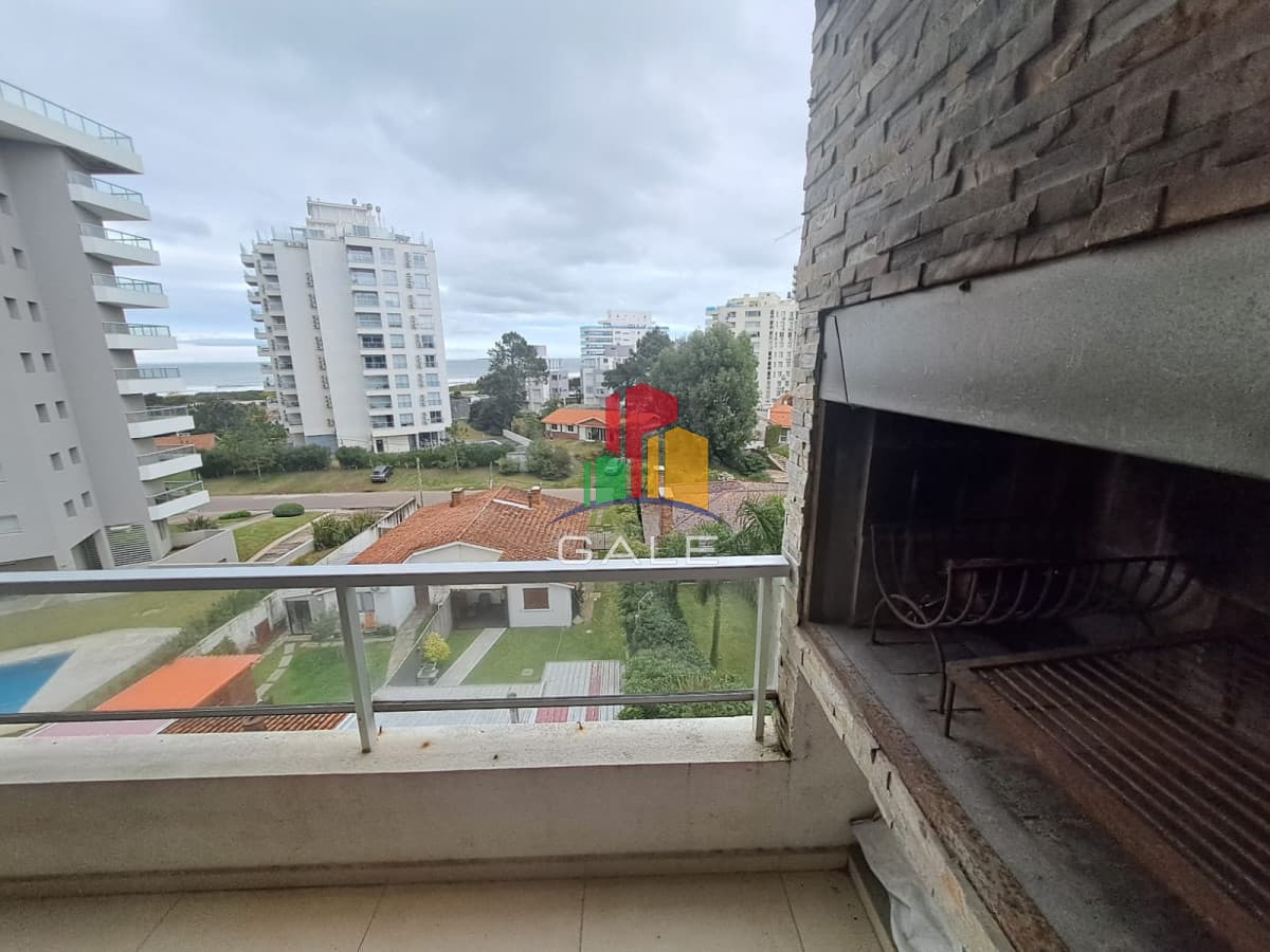 Gale Propiedades & Escribanía Apartamento ID.4999 - Apartamento en venta de 2 dormitorios en suite en Torre Moon,  Punta del Este
