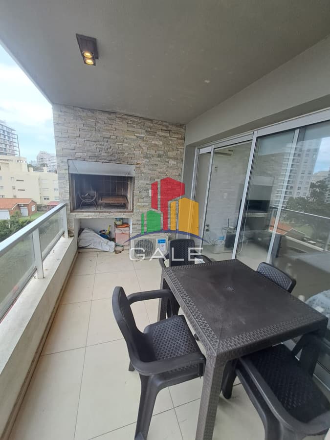 Gale Propiedades & Escribanía Apartamento ID.4999 - Apartamento en venta de 2 dormitorios en suite en Torre Moon,  Punta del Este