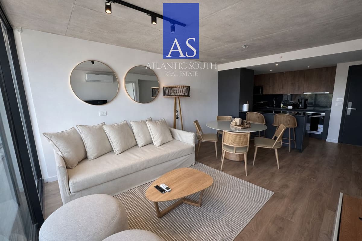 Apartamento de 2 dormitorios en venta en Torres del Este