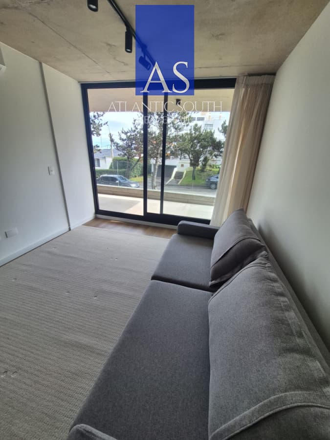 Apartamento de 1 dormitorio con vista al mar primera linea de Playa Mansa