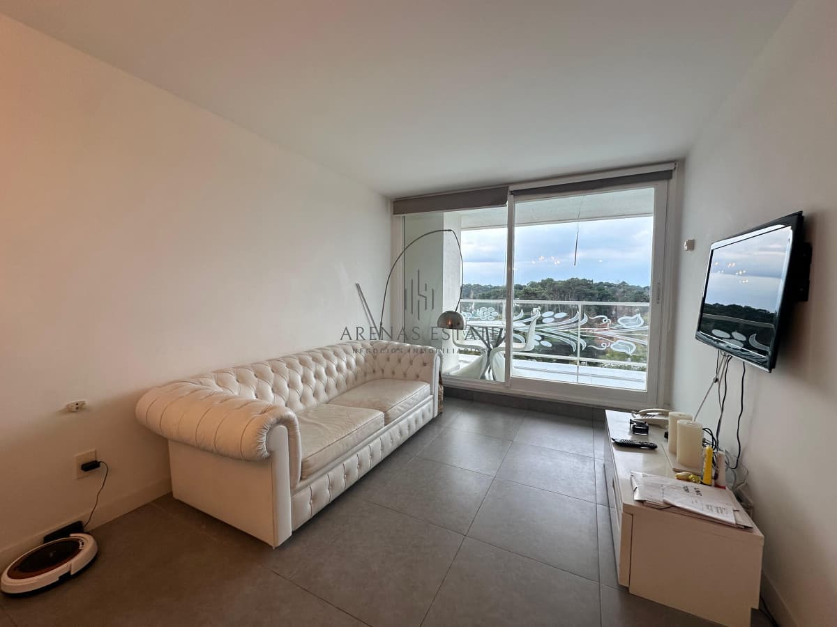 Apartamento ID.3979 - Vende apartamento de 2 dormitorios en Roosevelt Punta del Este.