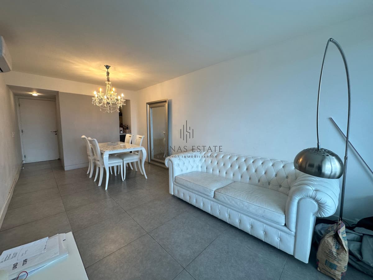 Apartamento ID.3979 - Vende apartamento de 2 dormitorios en Roosevelt Punta del Este.