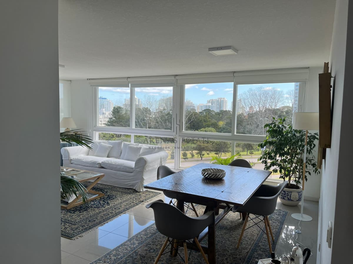 Apartamento ID.2961 - Apartamento en venta de 2 dormitorios en Punta Del Este