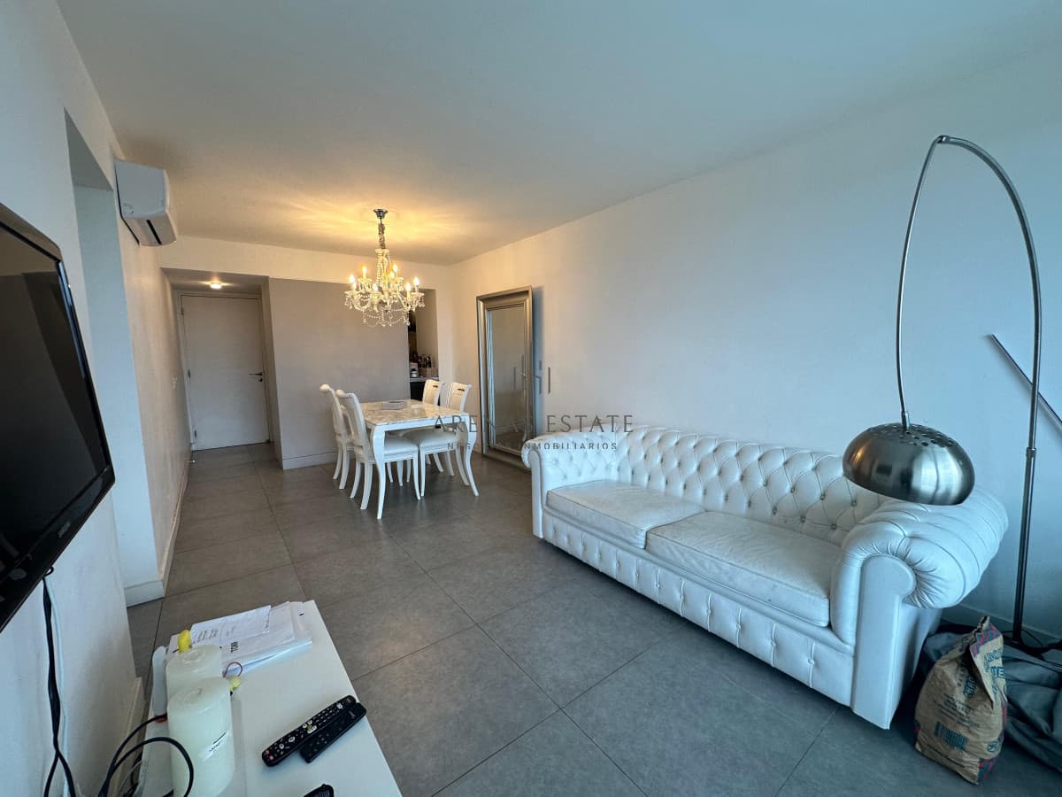 Apartamento ID.3979 - Vende apartamento de 2 dormitorios en Roosevelt Punta del Este.