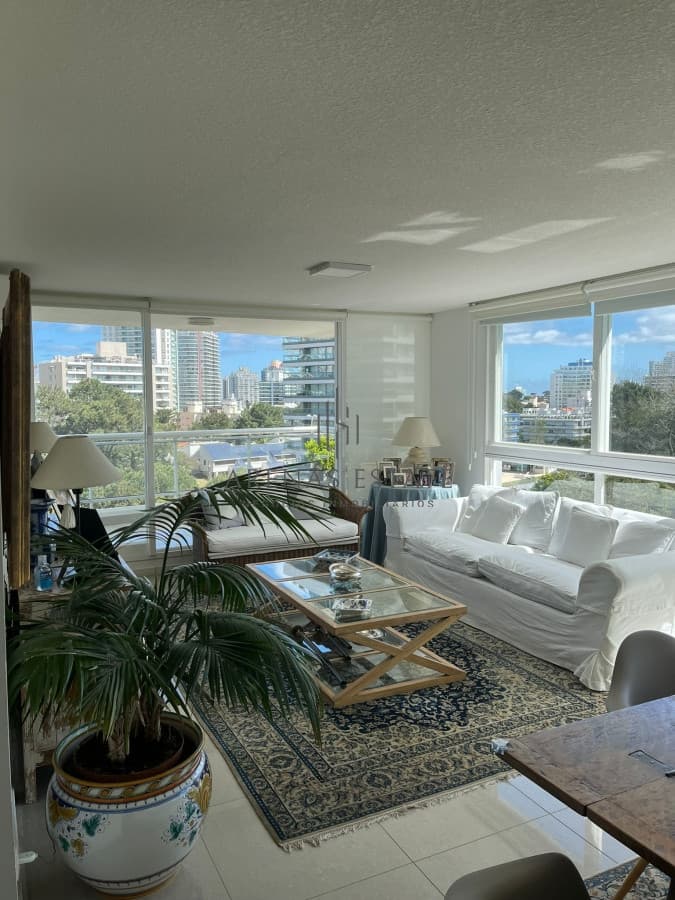 Apartamento ID.2961 - Apartamento en venta de 2 dormitorios en Punta Del Este