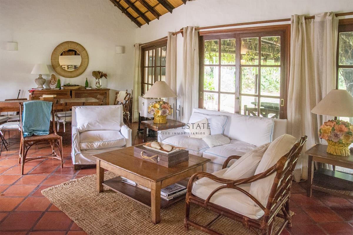 Casa ID.4320 - En venta casa de 1 dormitorio con dependencia en Cantegril