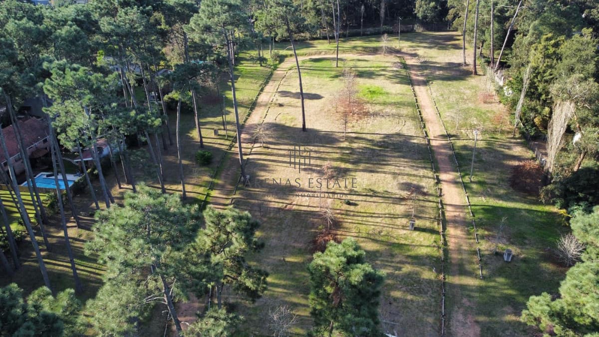 Terreno ID.4361 - En venta terreno en Pinares, Punta del Este en agradable entorno