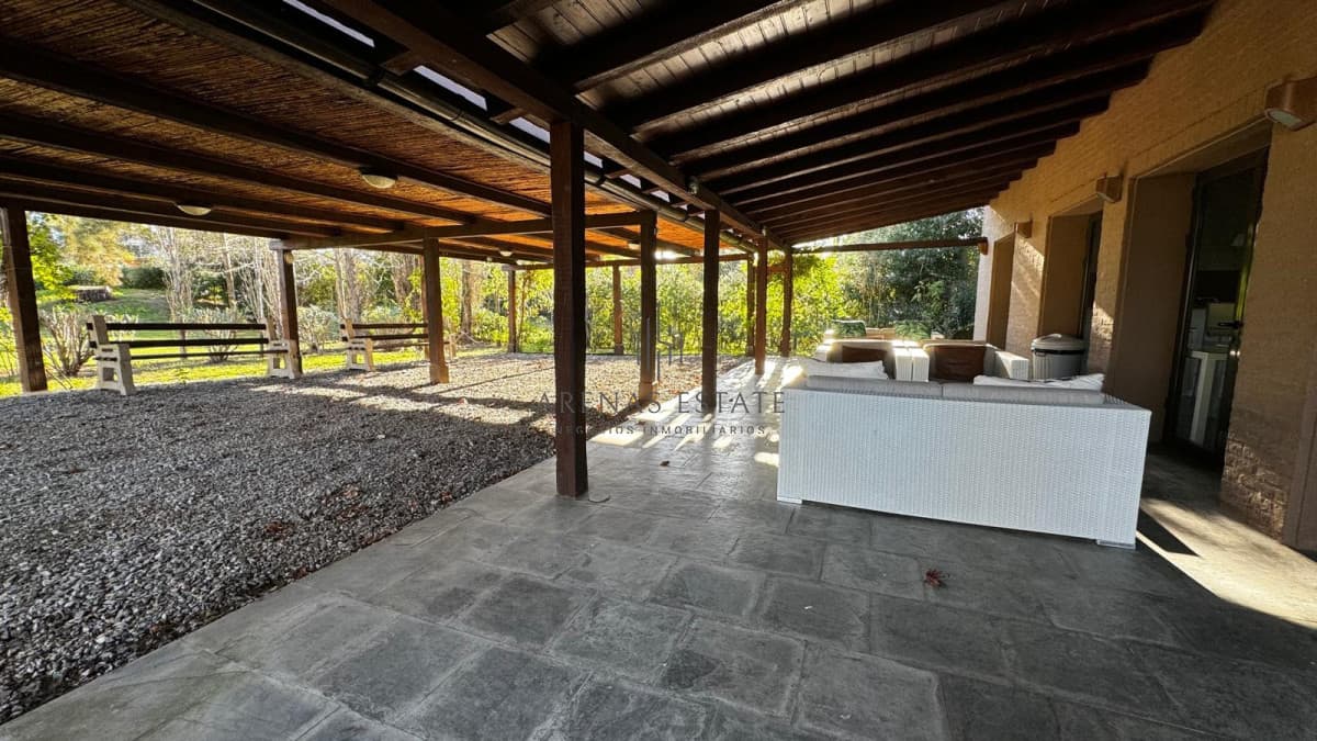 Terreno ID.4359 - En venta derechos a sobre elevar, terreno en Pinares, Punta del Este