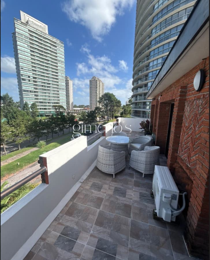 Vende apartamento de 3 dormitorios en Roosevelt, Punta del Este - Parrillero de uso exclusivo