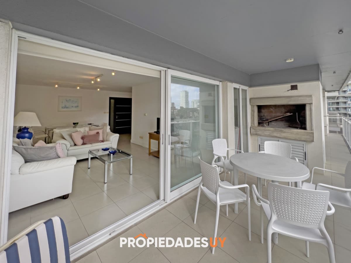 Apartamento - Venta en  Aidy Grill - Punta del Este Apartamento en venta y en alquiler en Aidy Grill Punta del Este, 2 dormitorios, 2 baños. - PROPIEDADESUY - Punta del Este