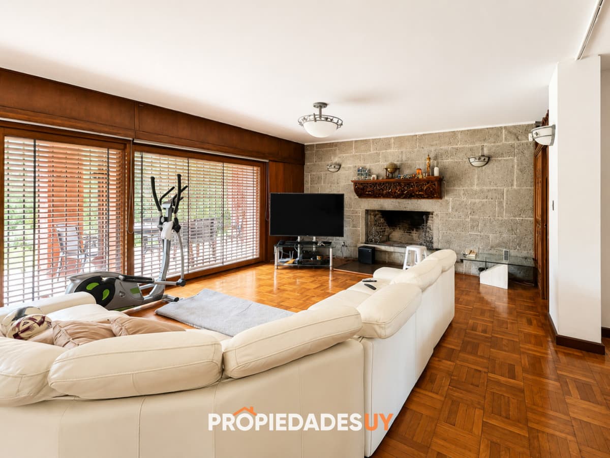 Venta de Casa 8 DORMITORIOS en Solanas Casa en venta en Solanas Punta Ballena, 8 dormitorios, 7 baños. - PROPIEDADESUY - Punta del Este