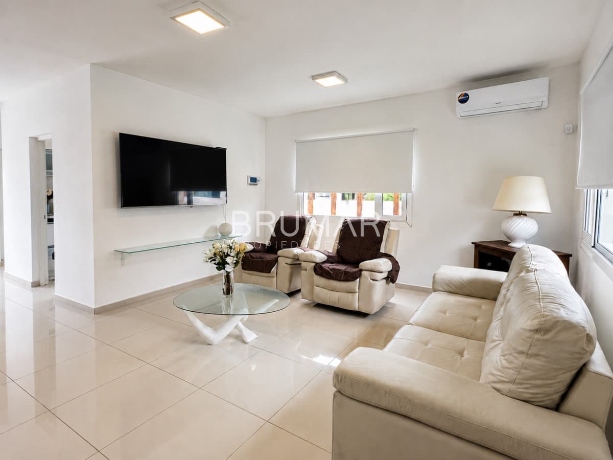 Casa 4 dormitorios alquiler anual Pinares
