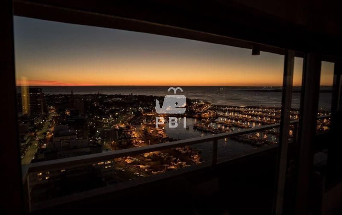 Venta de Exclusivo Pent-house, Playa Mansa
