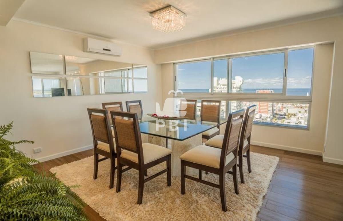 Venta de Exclusivo Pent-house, Playa Mansa