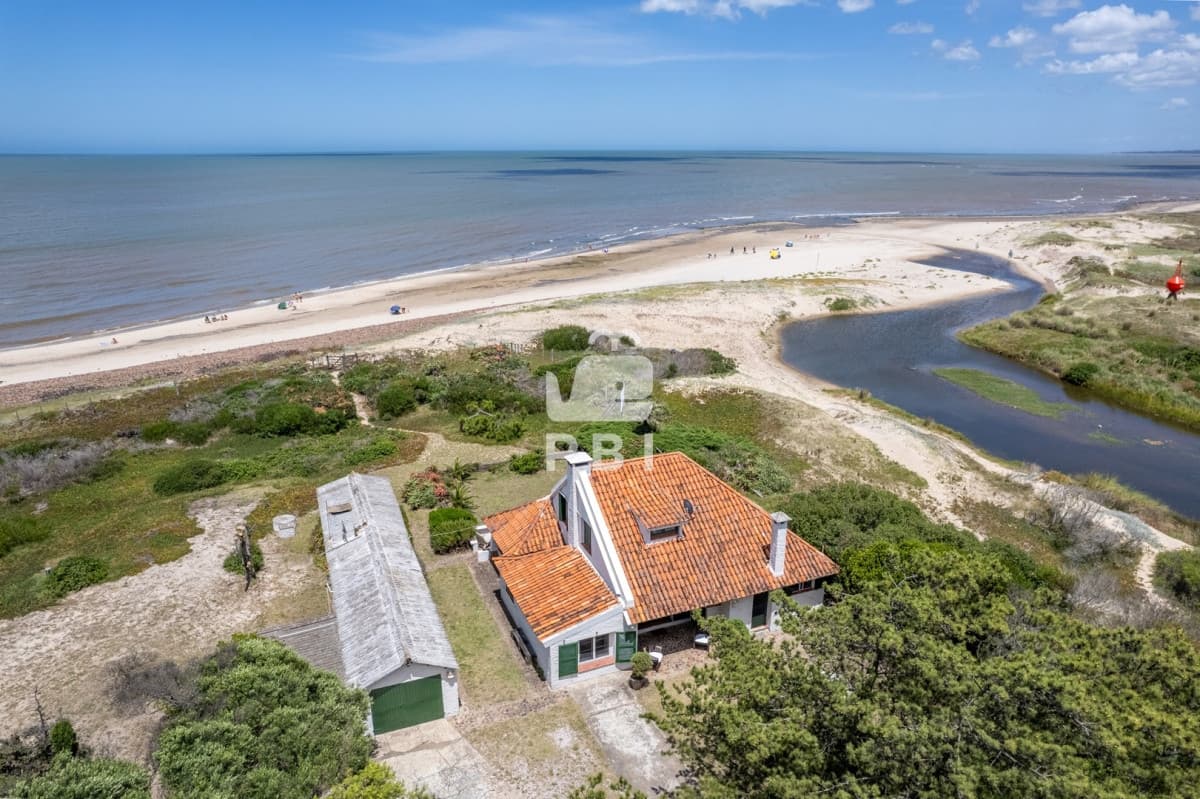 Casa en primera línea al mar