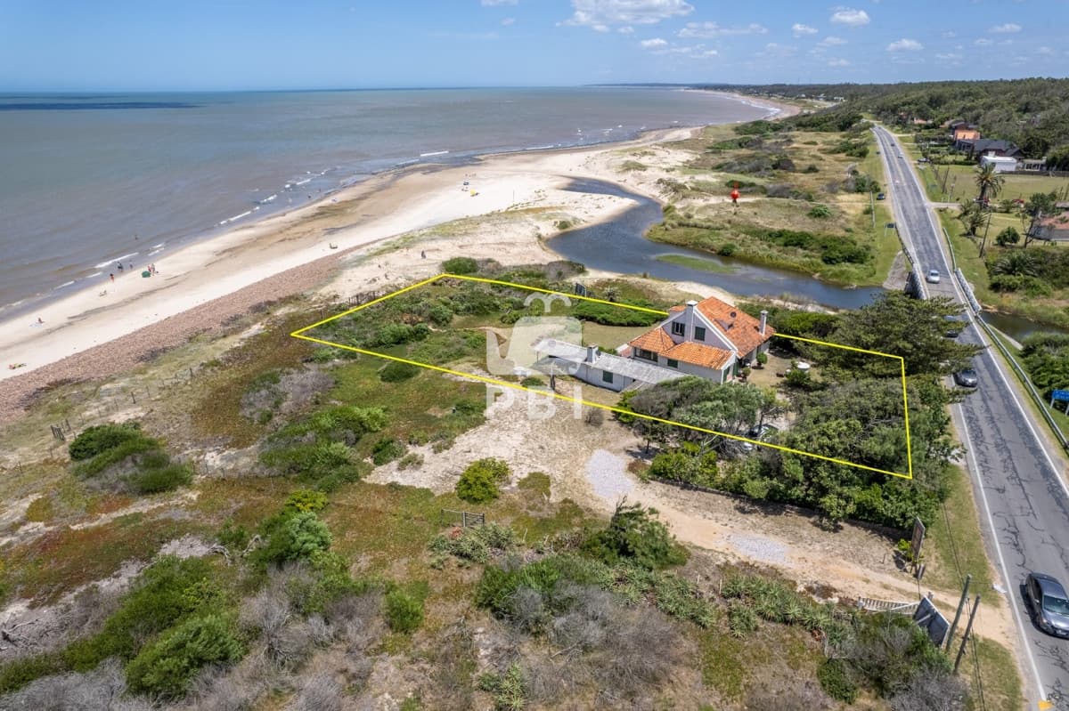 Casa en primera línea al mar