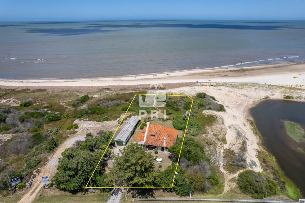 Casa en primera línea al mar