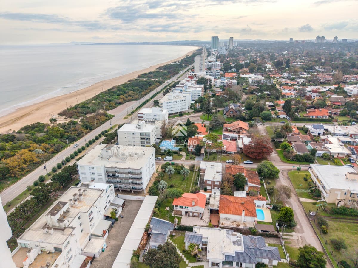 Casa ID.7036 - Venta Casa con 2 Padrones - Playa Mansa
