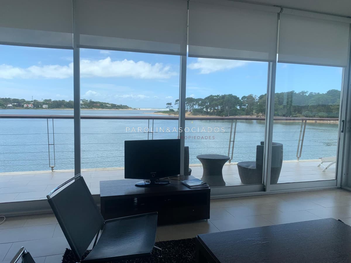 Apartamento en venta de 3 dormitorios en Edificio Delamar, Punta del Este.