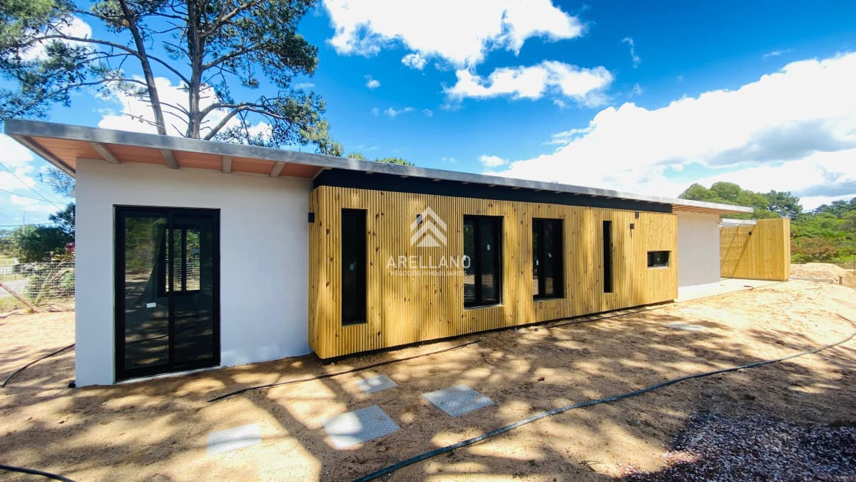Casa ID.4206 - CASA EN VENTA EN CLUB DEL LAGO.