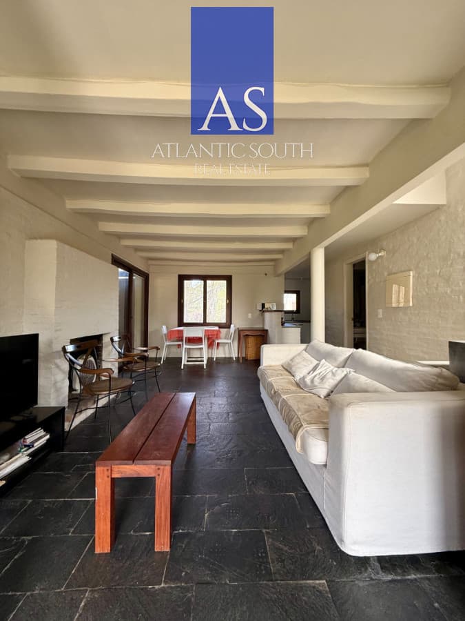 Casa en Barrio privado con piscina en Pinares  Punta del Este