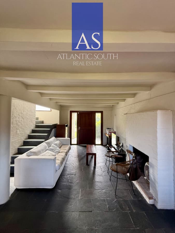 Casa en Barrio privado con piscina en Pinares  Punta del Este
