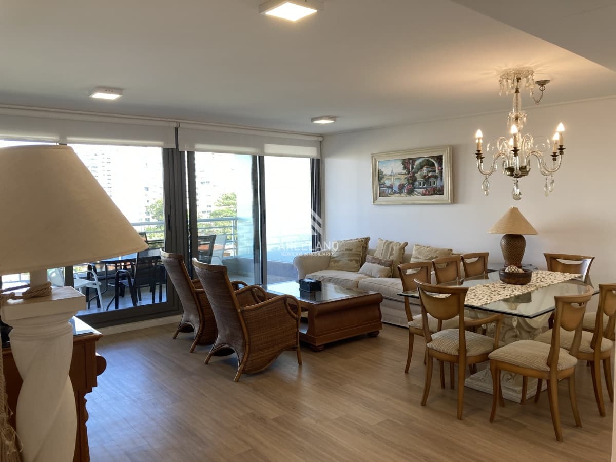 Apartamento ID.14 - departamento de 2 suites 1 toilette con garage en Playa Mansa